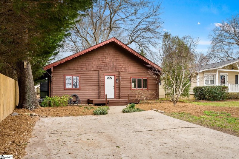 Property image 2 at 25 Ridgeway Drive, Greenville, SC 29607