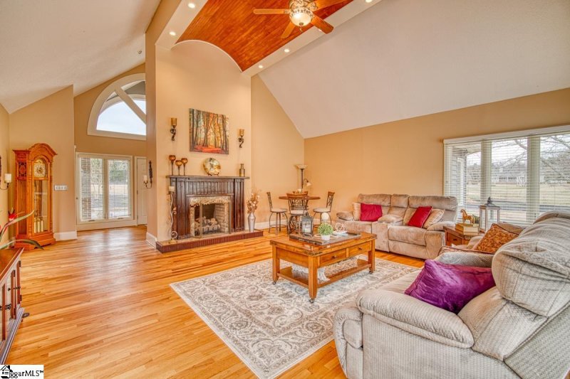 Property image 5 at 410 Royal Burgess Drive, Campobello, SC 29322