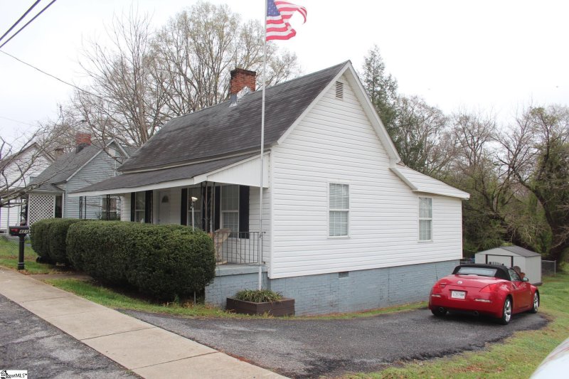 Property image 2 at 421 Fairview Street, Fountain Inn, SC 29644