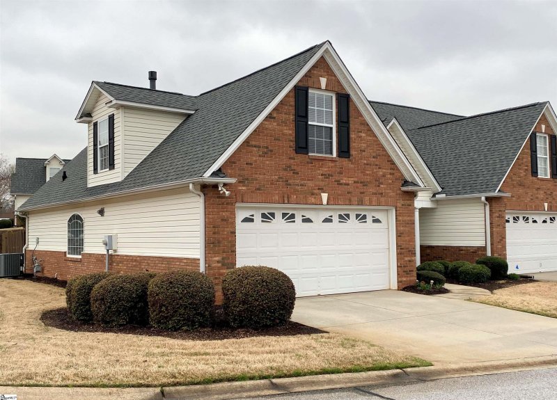 Property image 2 at 101 High Crest Court, Simpsonville, SC 29681