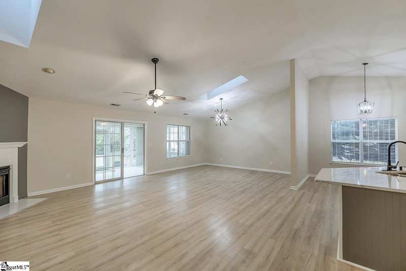 Property image 4 at 6 Scottbine Court, Greer, SC 29651