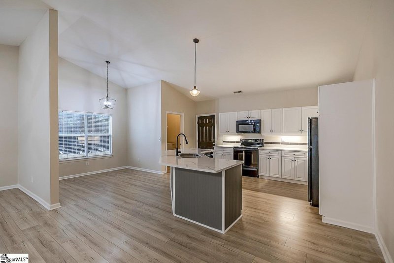 Property image 5 at 6 Scottbine Court, Greer, SC 29651