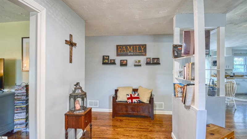 Property image 2 at 124 Cornelius Road, Spartanburg, SC 29301