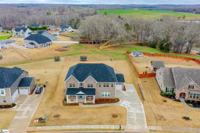 Property image 2 at 520 Ladysmith Drive, Simpsonville, SC 29681