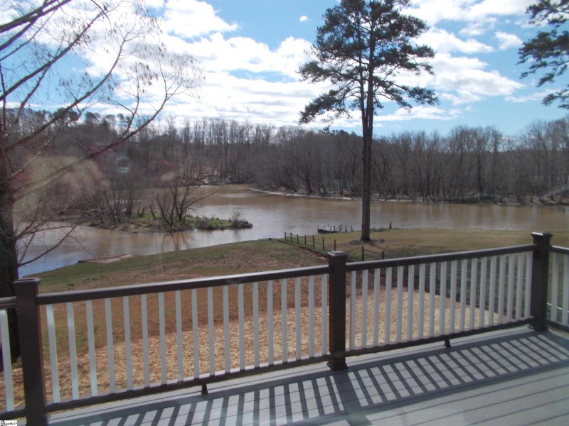 Property image 4 at 38 Harbor Drive, Greenville, SC 29611