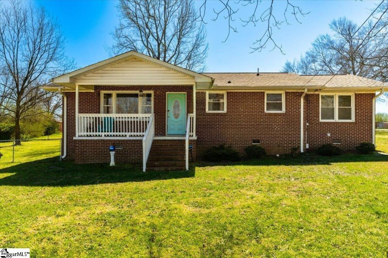 Property image 3 at 7 Academy Drive, Williamston, SC 29697