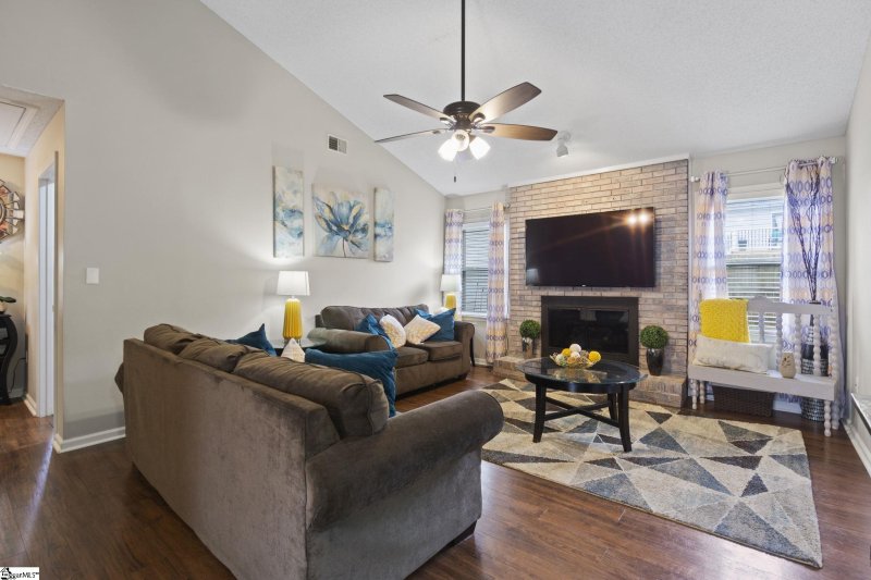 Property image 3 of 201 Hatteras Lane in Ambergate, Simpsonville, SC 29680