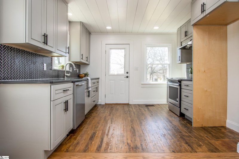 Property image 3 at 105 CRANE Avenue, Greenville, SC 29617