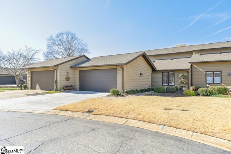 Property image 2 at 223 Goldfinch Circle, Greer, SC 29650