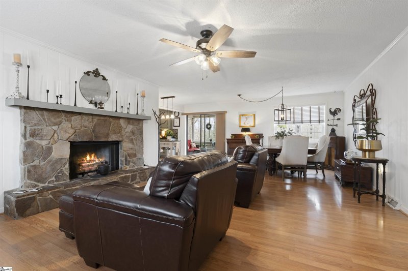 Property image 3 at 100 Rollingwood Way, Easley, SC 29640