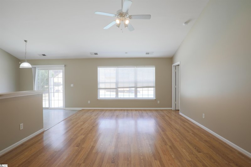 Property image 3 at 318 Blue Heron Circle, Simpsonville, SC 29680