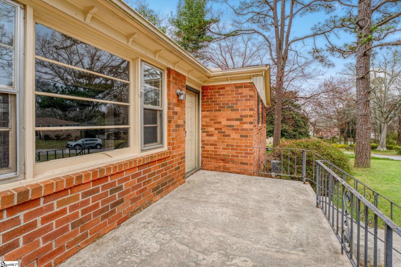 Property image 4 at 1 Woodleigh Drive, Taylors, SC 29687