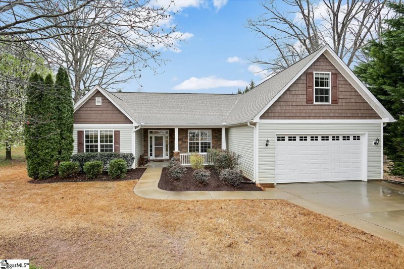 105 Burl Hollow Lane