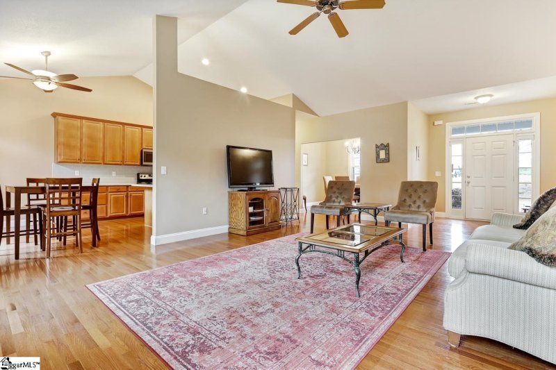 Property image 4 at 105 Burl Hollow Lane, Greer, SC 29651
