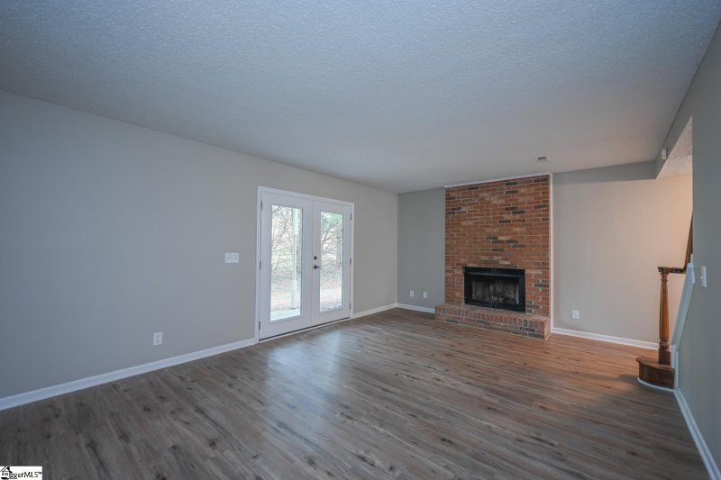 Property image 3 at 215 Duncan Chapel Road, Greenville, SC 29617