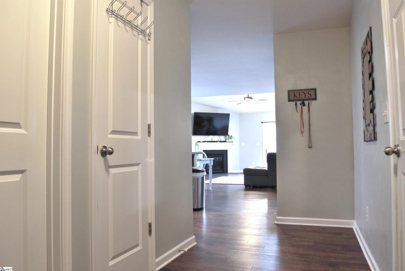 Property image 2 at 727 Streamside Drive, Piedmont, SC 29673