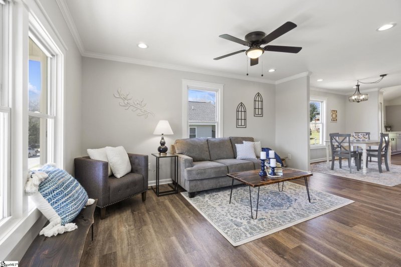 Property image 3 at 8 Furman Street, Greenville, SC 29611