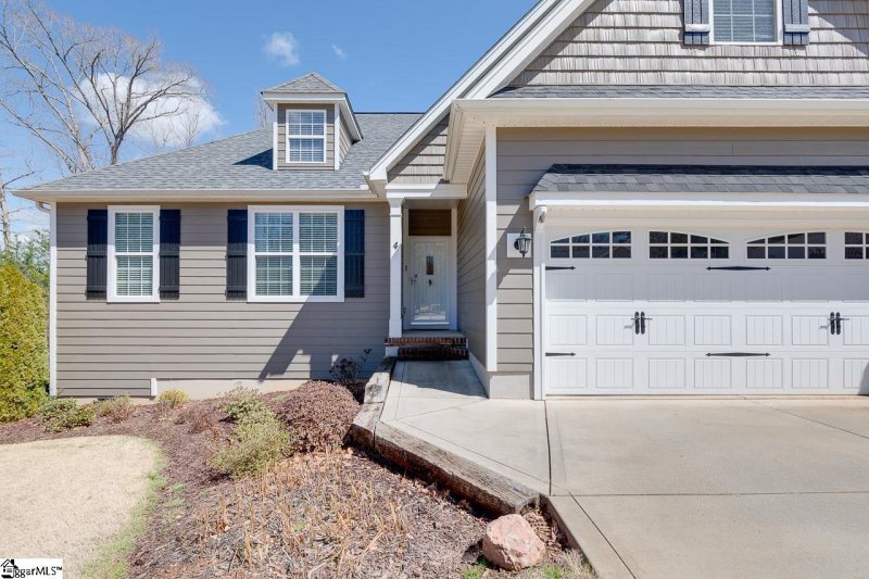 Property image 3 at 4 Apex Court, Greenville, SC 29617