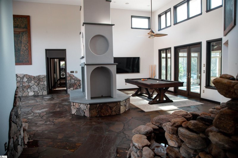 Property image 4 at 380 Montagu Drive, Spartanburg, SC 29301