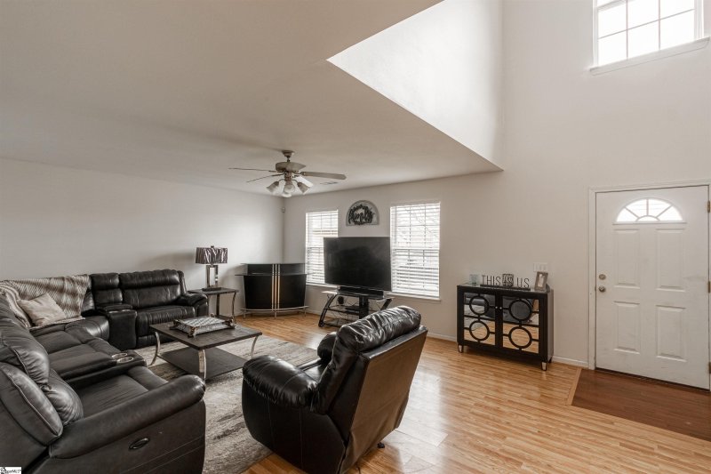 Property image 2 at 31 Kavanagh Court, Greenville, SC 29611