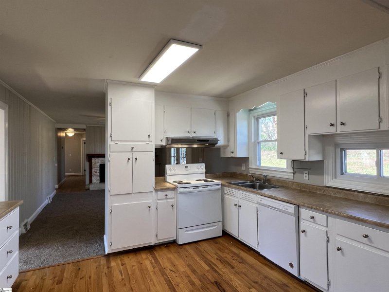 Property image 5 at 7 Rayford Lane, Greenville, SC 29609