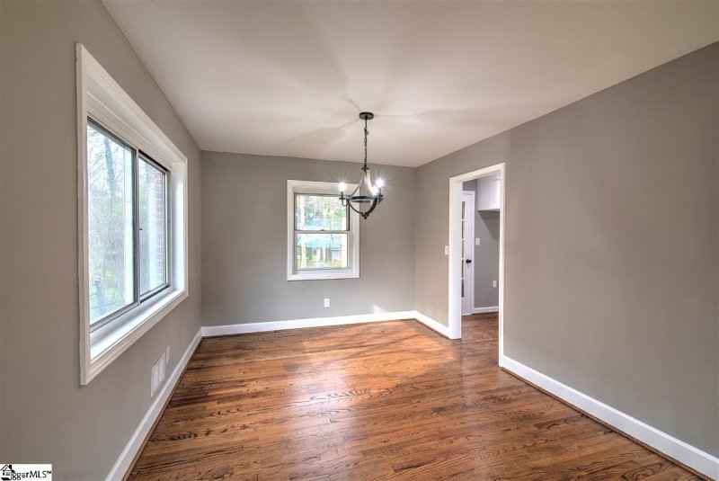 Property image 5 at 306 Thornwood Drive, Taylors, SC 29687