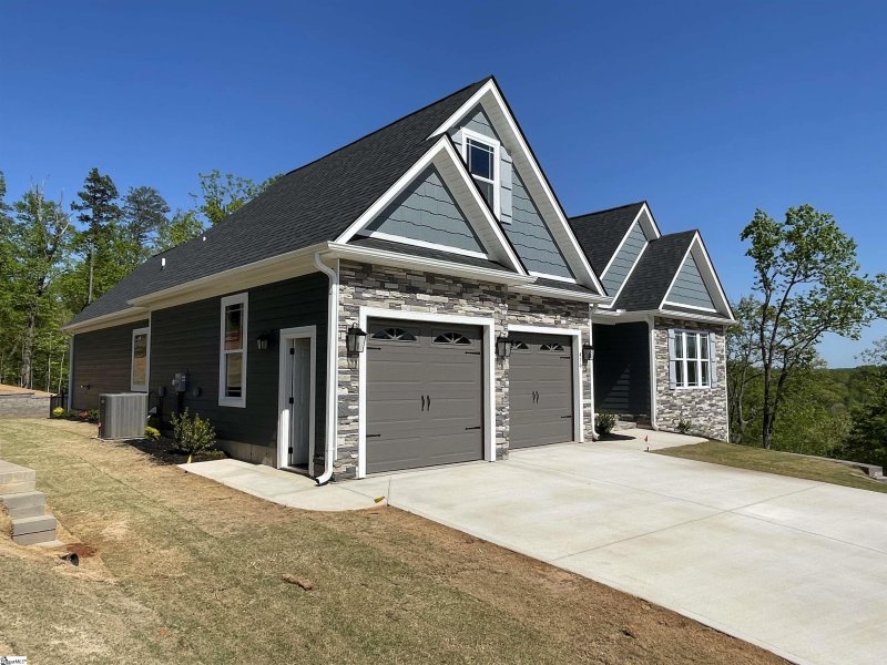 Property image 3 at 416 Navajo Court, Marietta, SC 29661