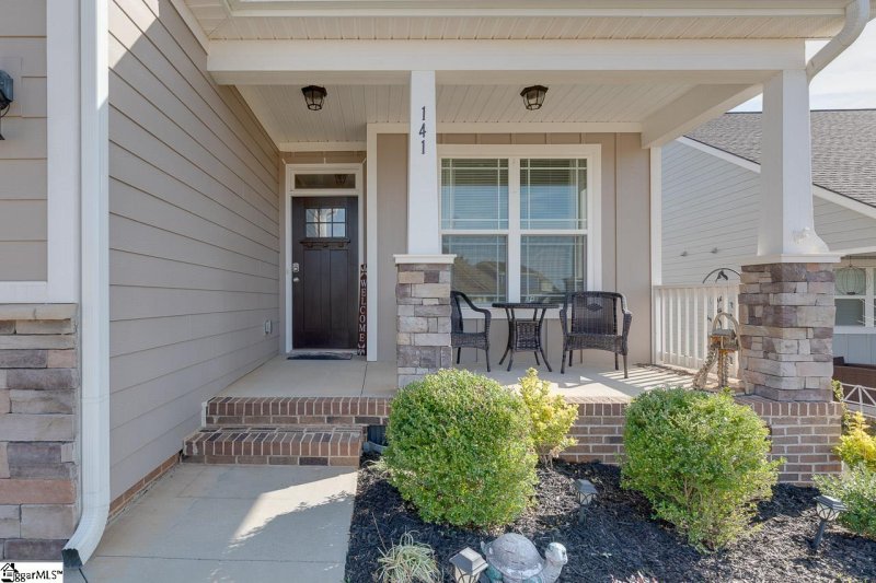 Property image 4 at 141 Bur Oak Drive, Taylors, SC 29687