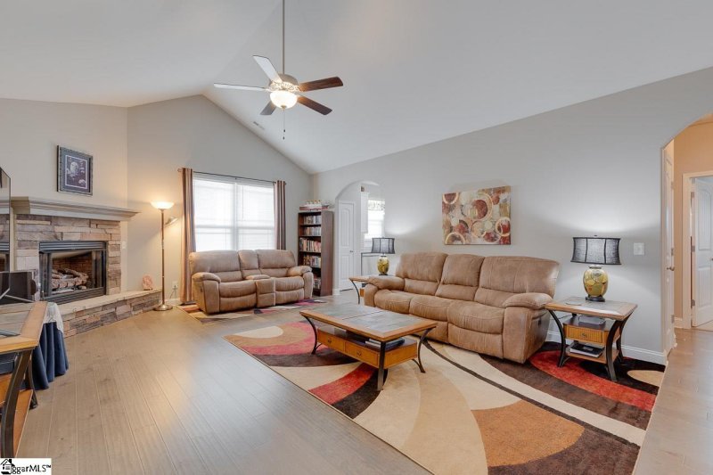 Property image 5 at 141 Bur Oak Drive, Taylors, SC 29687