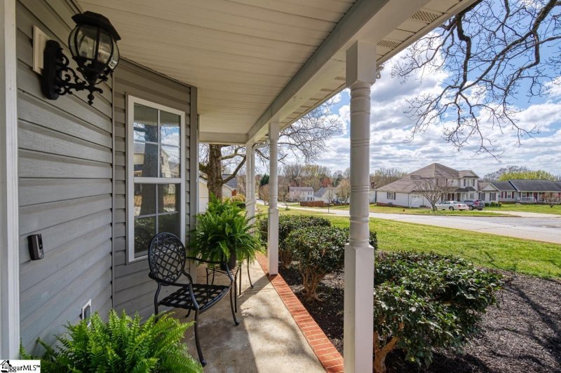 Property image 4 at 402 Foxfire Drive, Simpsonville, SC 29680