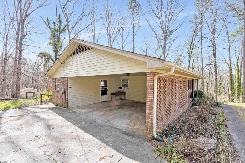 Property image 3 at 115 S Folkshire Court, Greenville, SC 29611
