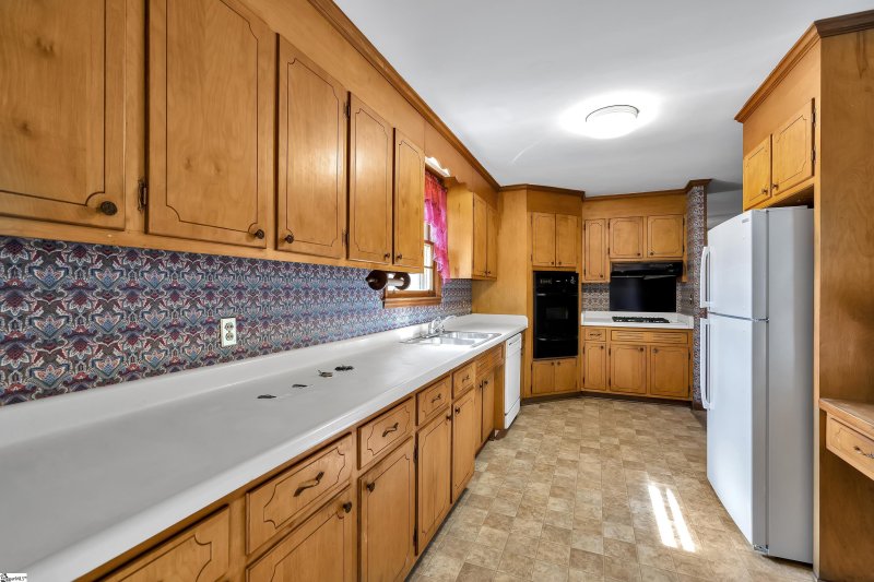 Property image 4 at 115 S Folkshire Court, Greenville, SC 29611