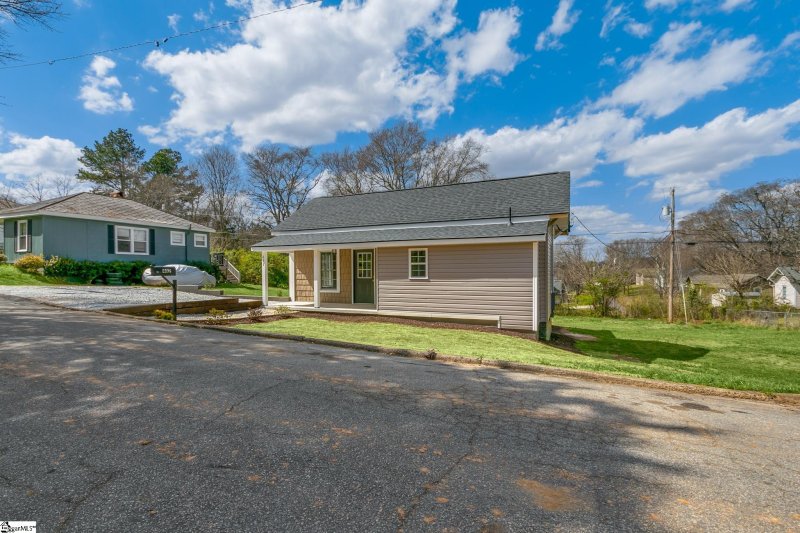 Property image 4 at 402 Hill Street, Easley, SC 29640