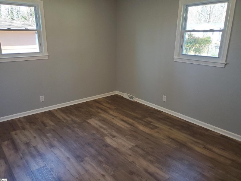 Property image 2 at 409 Kenmore Drive, Piedmont, SC 29673