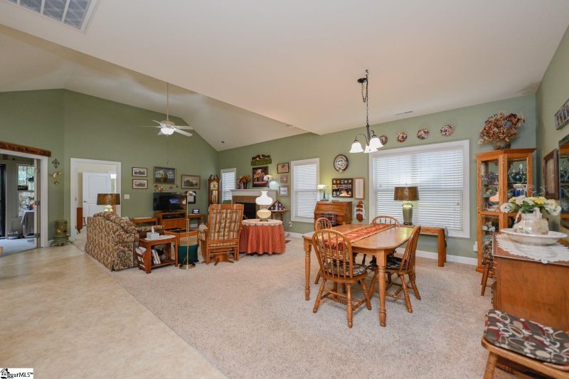 Property image 4 at 18 Shady Hollow Lane, Greer, SC 29651