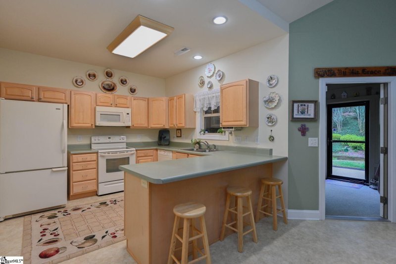 Property image 5 at 18 Shady Hollow Lane, Greer, SC 29651