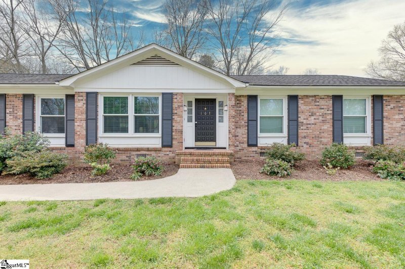 Property image 2 at 107 Gilder Creek Drive, Greenville, SC 29607