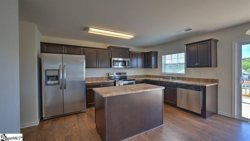 Property image 5 at 208 Willow Grove Way, Piedmont, SC 29673