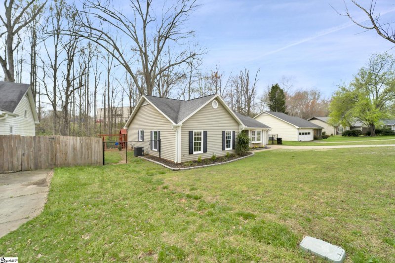 Property image 2 at 104 Boxelder Lane, Simpsonville, SC 29681-6302