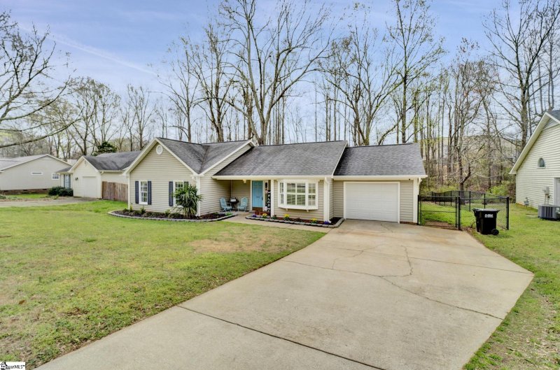 Property image 3 at 104 Boxelder Lane, Simpsonville, SC 29681-6302