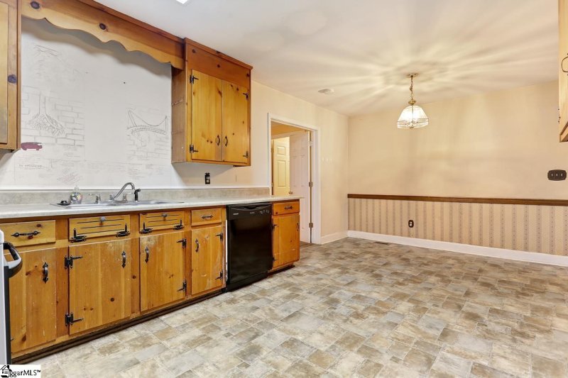 Property image 4 at 62 Kirkwood Lane, Greenville, SC 29607