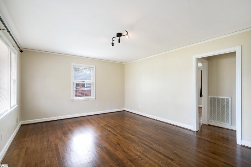 Property image 3 at 206 Courtney Circle, Greenville, SC 29617