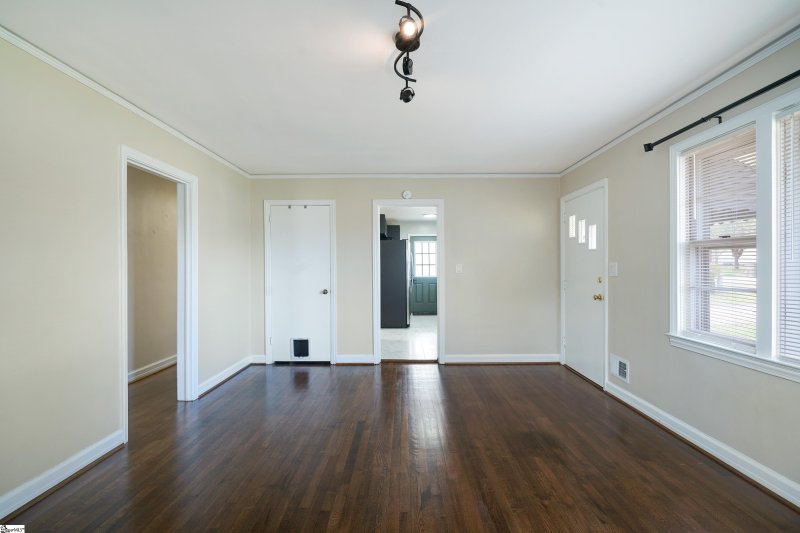 Property image 4 at 206 Courtney Circle, Greenville, SC 29617