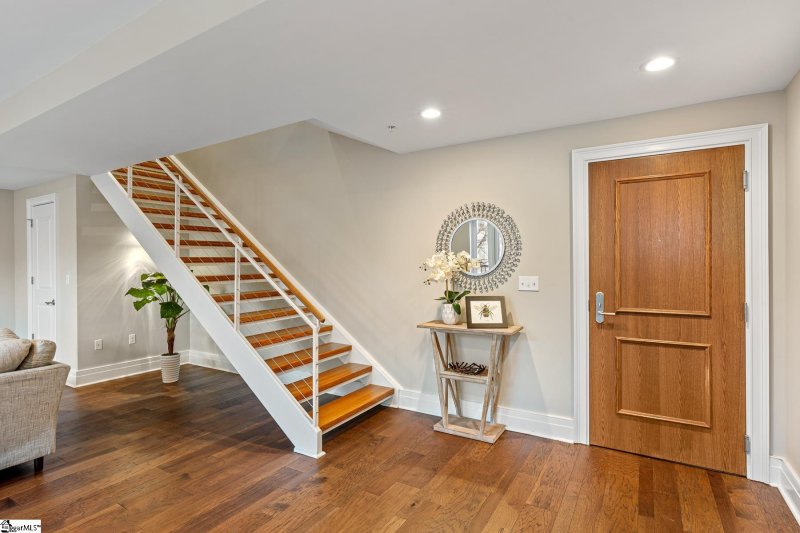 Property image 4 at 111 E McBee Avenue, Greenville, SC 29601