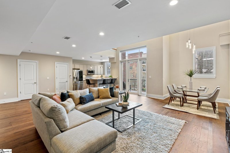 Property image 5 at 111 E McBee Avenue, Greenville, SC 29601