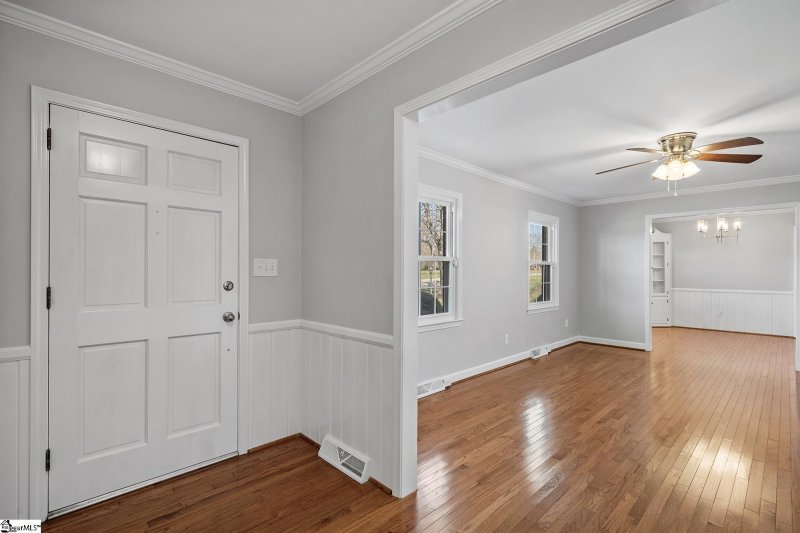 Property image 3 at 106 Blakely Avenue, Laurens, SC 29360