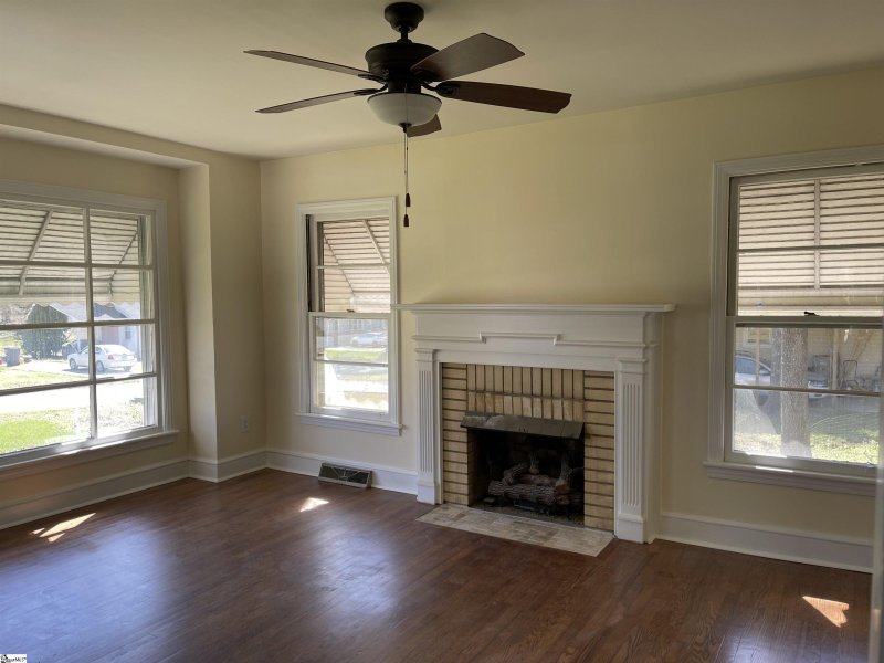 Property image 3 at 2 Tiffany Drive, Taylors, SC 29687