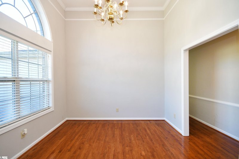 Property image 5 at 303 Winding Brook Court, Greenville, SC 29617