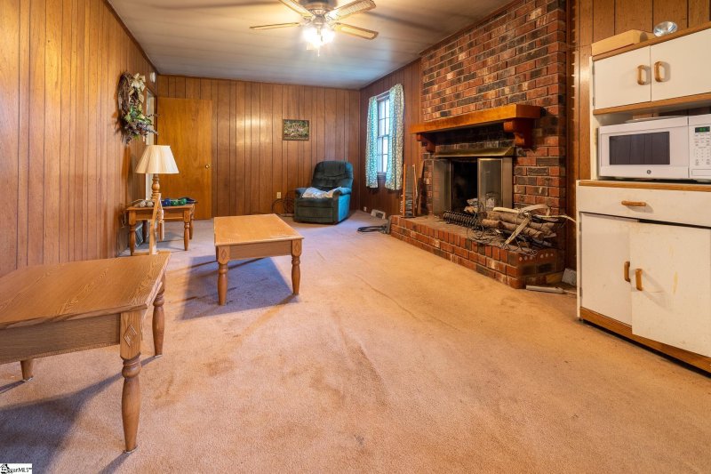 Property image 5 at 207 Lakewood Circle, Greer, SC 29651-5956