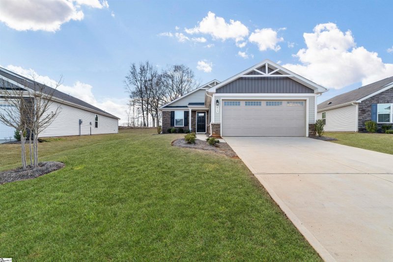 Property image 3 at 815 Shady Oak Court, Boiling Springs, SC 29316